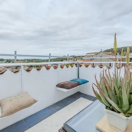 Monart Historic - Art Rooftop & Sunsets Apartman